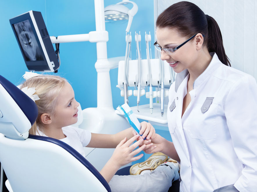 Taking your child to visit the dentist Taking your child to visit the dentist