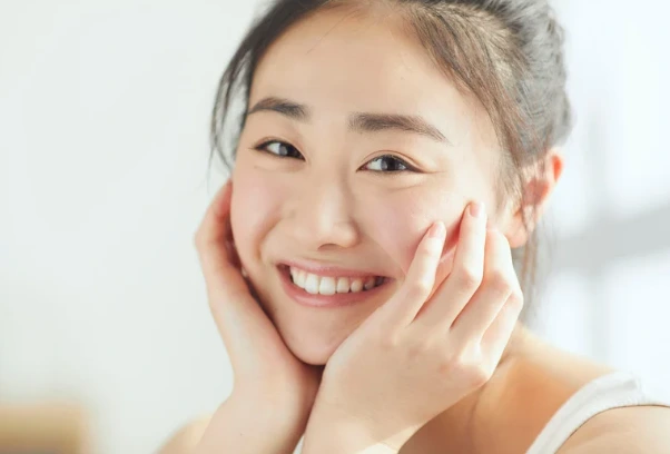 young ldady with nice smile