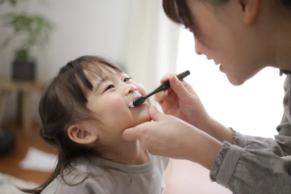 help kids brush teeth